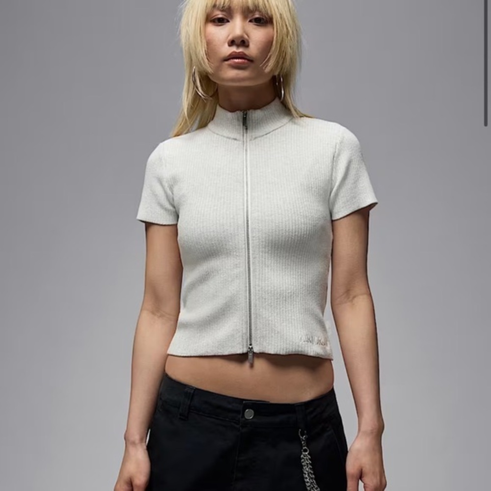 Air Jordan
Women's Full-Zip Knit Top small - NWOT 
Rare Top